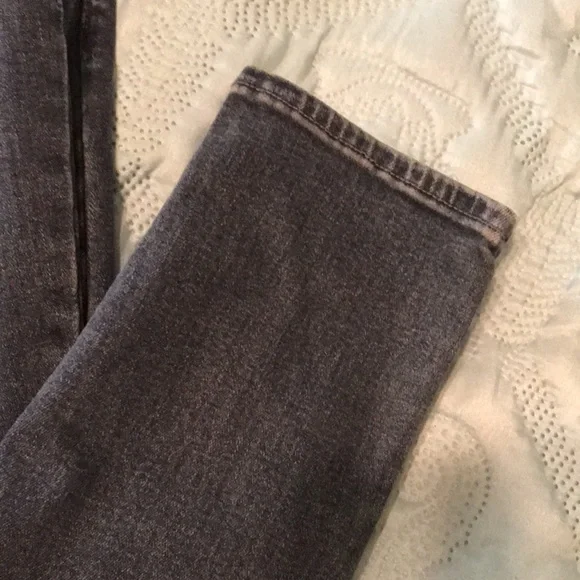 ❤️(82) Ladies vintage Levi’s size 25x 32, Demi curve super stretchy skinny jeans - Picture 4 of 11